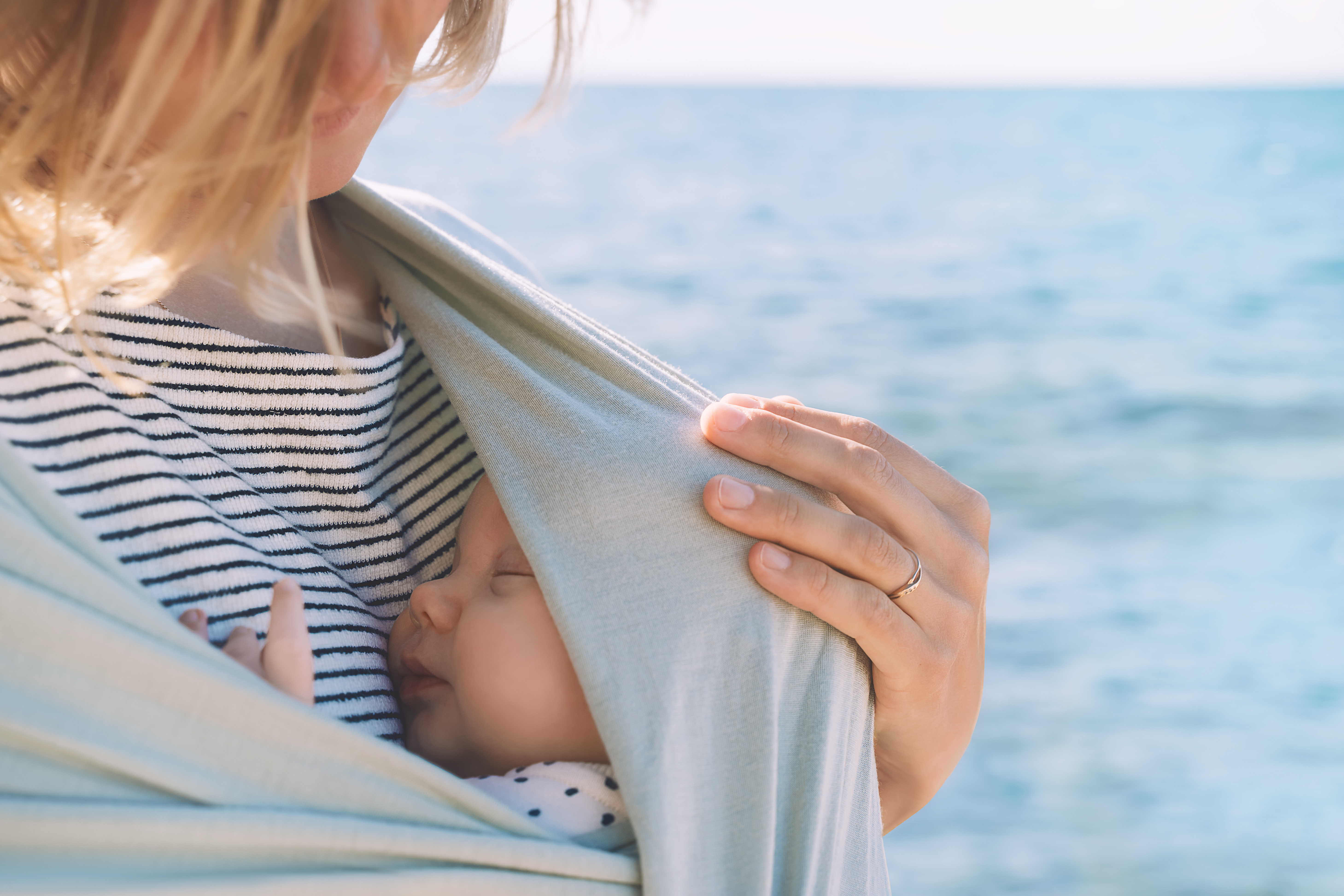 Sind Tragehilfen für Babys schädlich?